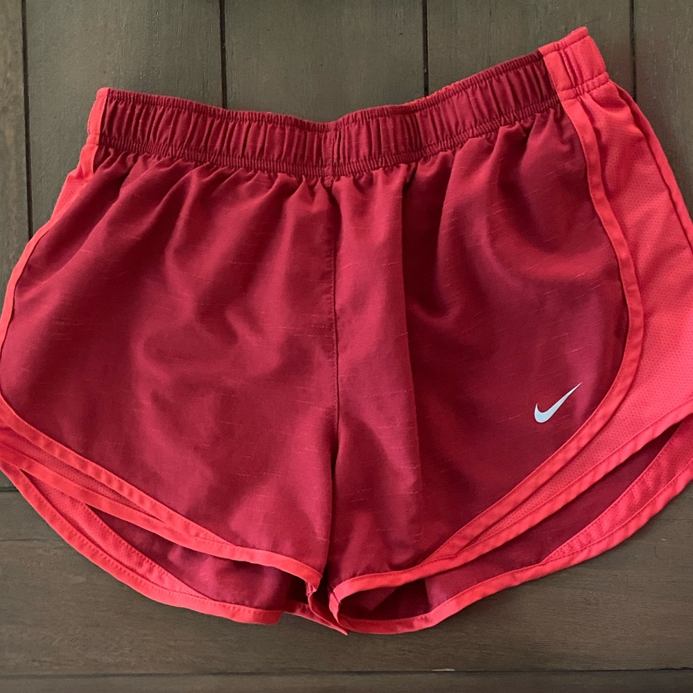 NIKE Tempo Shorts